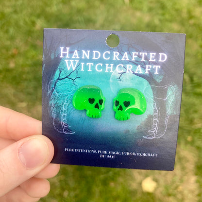 Enchanted Relic – Green Gradient Skull Studs