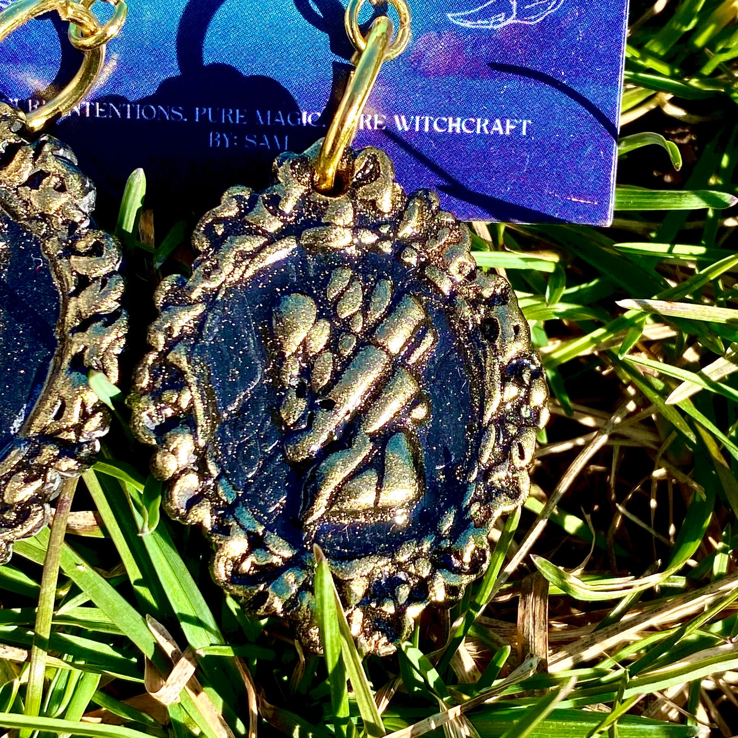 Eternal Portraits – Till Death Do Us Part Skull Cameo Dangle Earrings