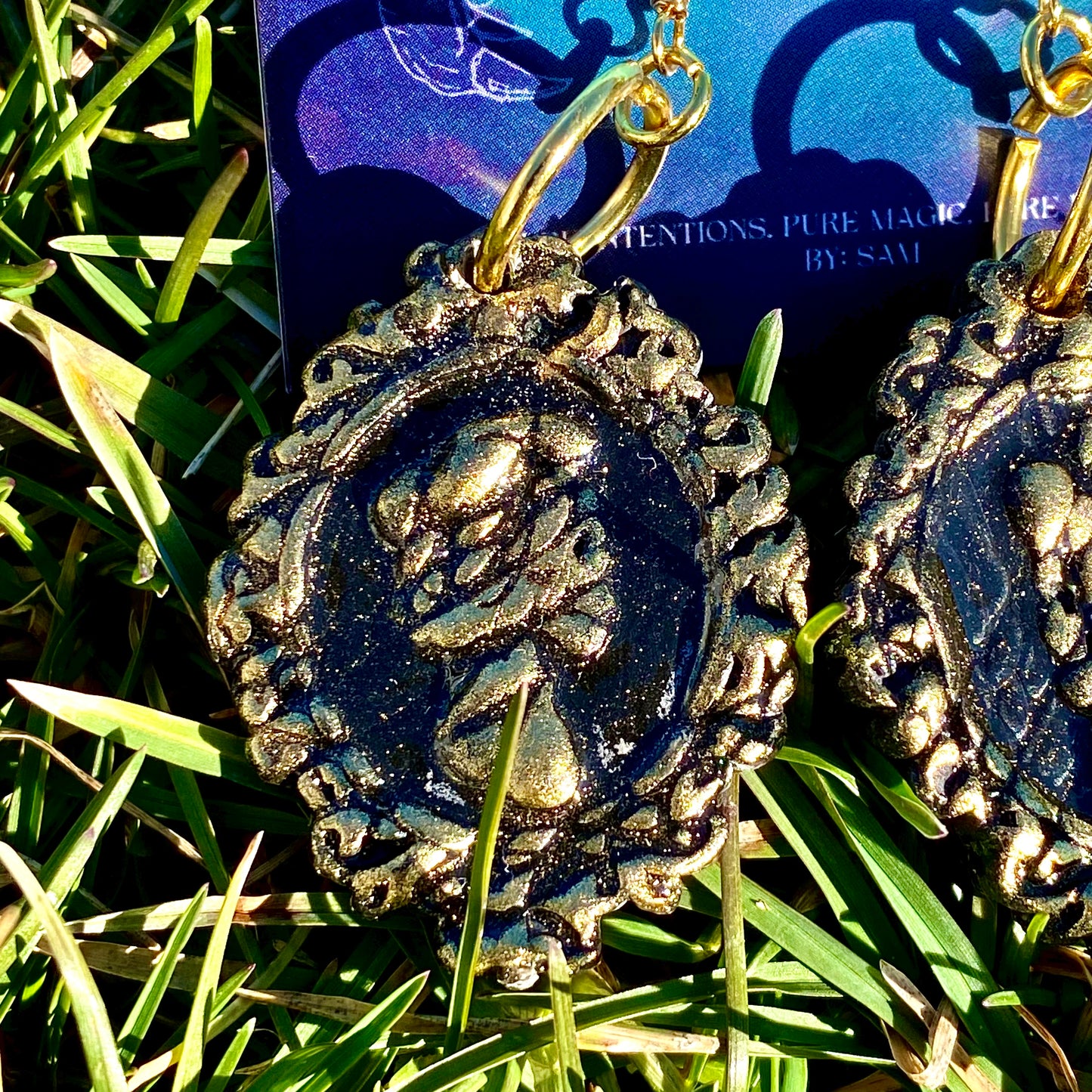 Eternal Portraits – Till Death Do Us Part Skull Cameo Dangle Earrings