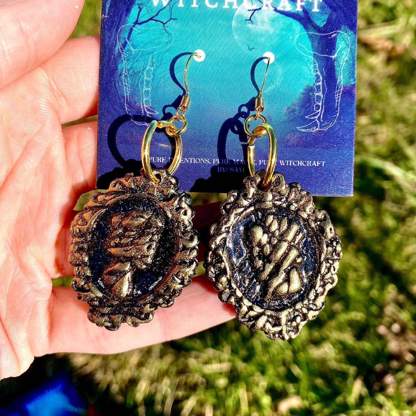 Eternal Portraits – Till Death Do Us Part Skull Cameo Dangle Earrings