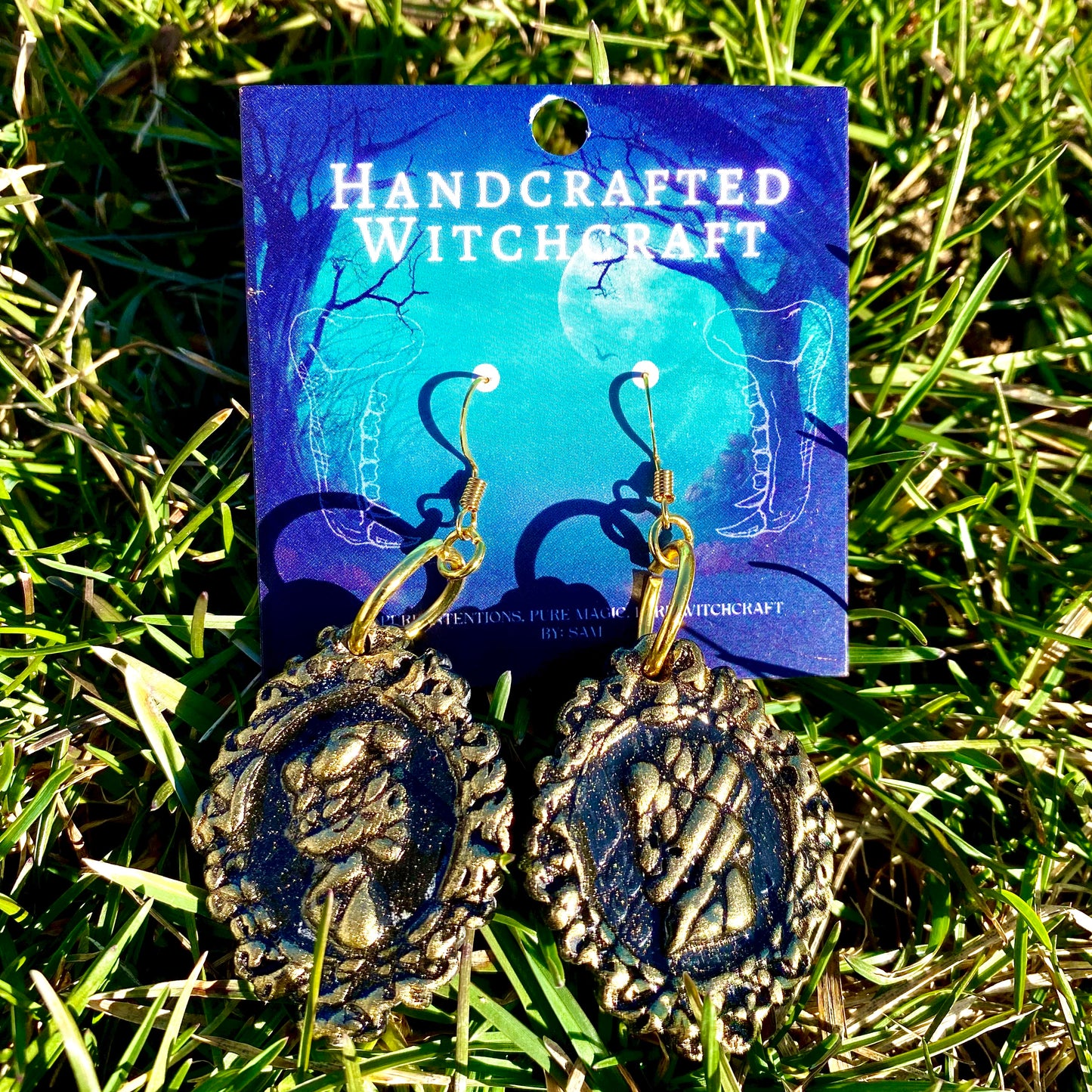 Eternal Portraits – Till Death Do Us Part Skull Cameo Dangle Earrings