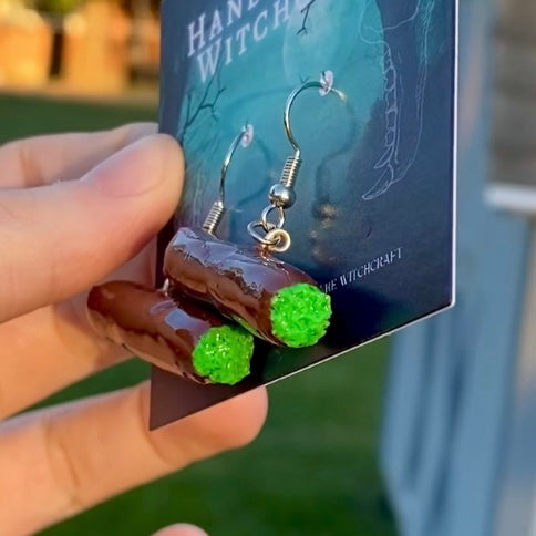 Ember Kiss – Lit Blunt Earrings