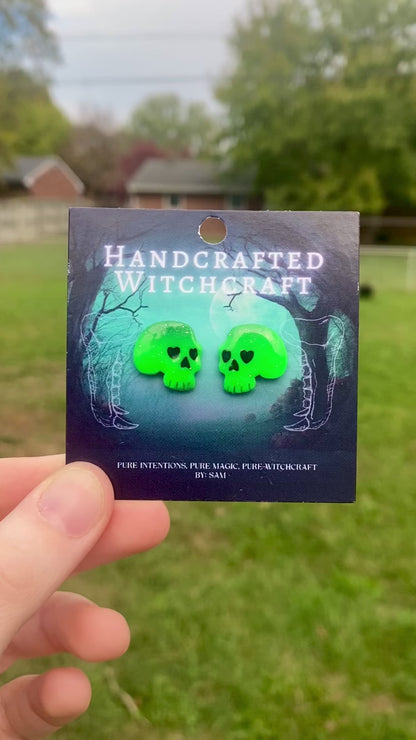 Enchanted Relic – Green Gradient Skull Studs